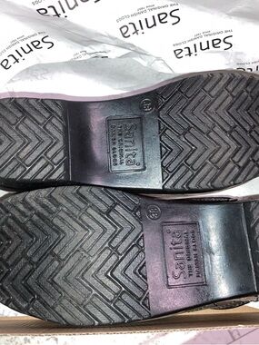 Sanita Red Shoe Box Lid